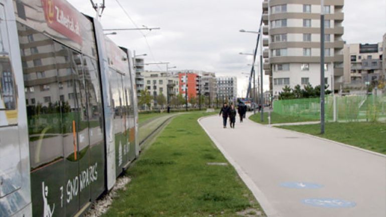 copyright: MA 46/Gabriele Steinbach Straßenbahntrasse Helmut-Zilk-Park