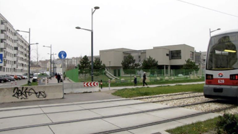 copyright: MA 46/Gabriele Steinbach Gleisquerung Marianne-Pollak-Gasse