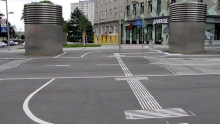 copyright: MA 46/Gabriele Steinbach Kreuzungsbereich Favoritenstraße - Klausenburger Straße