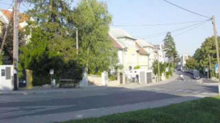 copyright: AUVA Querung der Anzbachgasse - Bereich Busstation