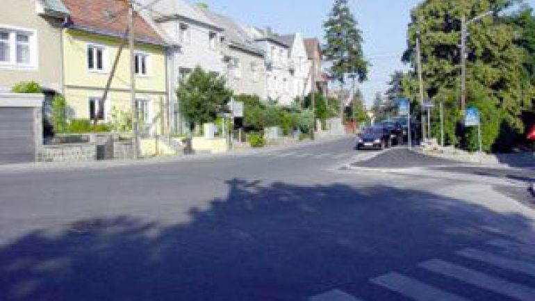 Kreuzungsbereich Anzbachgasse - Mondweg - Bierhäuselberggasse
