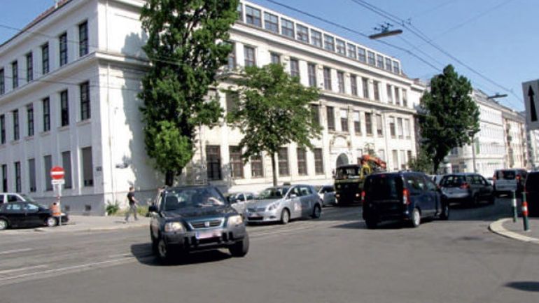 copyright: MA 46/Gabriele Steinbach Kreuzungsbereich Maroltingergasse - Hasnerstraße