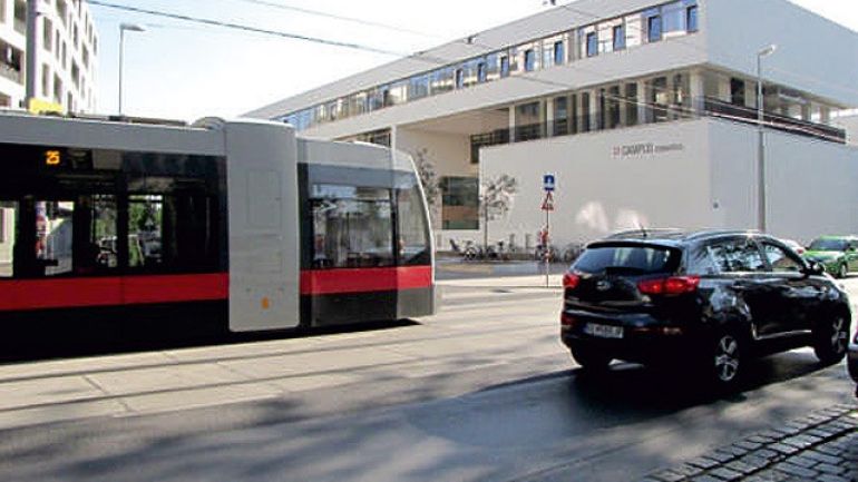 copyright: ©c.fuerthner/PID Donaufelder Straße bei der Schule