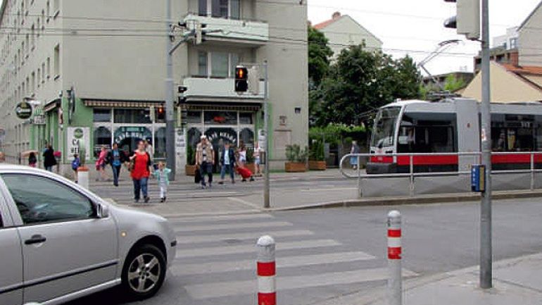 copyright: ©c.fuerthner/PID Kreuzungsbereich Donaufelder Straße - Fultonstraße