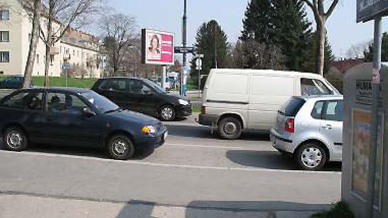 Kreuzungsbereich Laxenburger Straße - Jarlweg