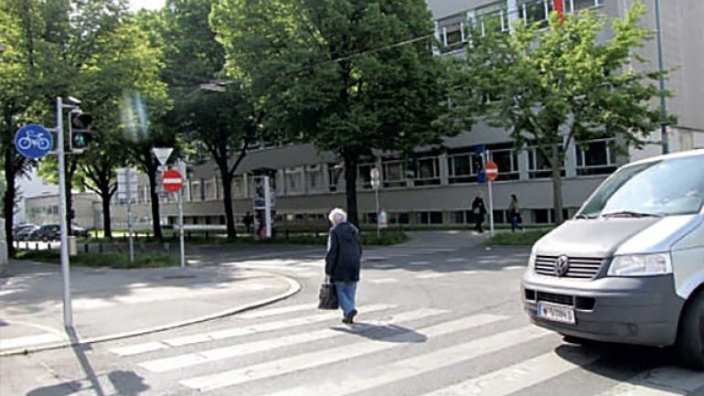 Maroltingergasse - Leyserstraße Kreuzung Breitenseer Straße