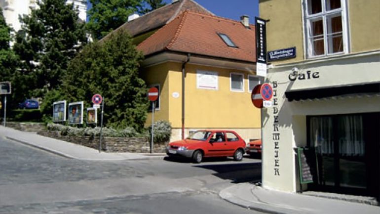 Kreuzungsbereich Hietzinger Hauptstraße - Firmiangasse