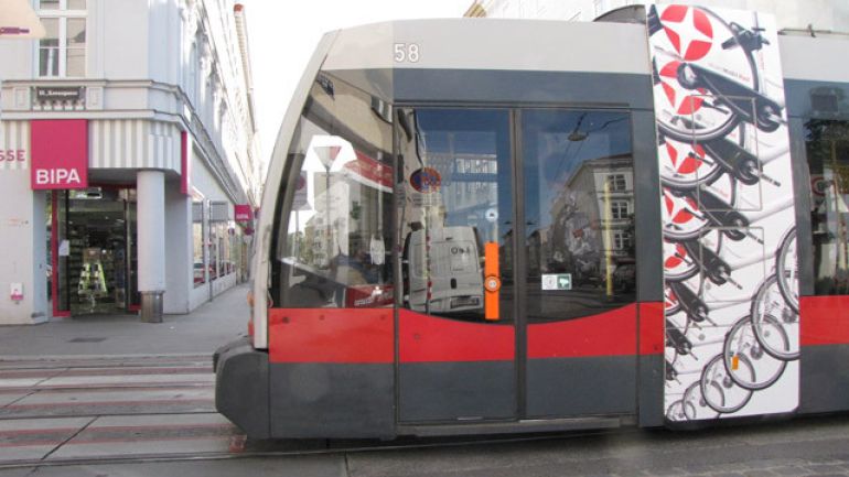 Straßenbahn Kreuzung Kreuzgasse - Teschnergasse