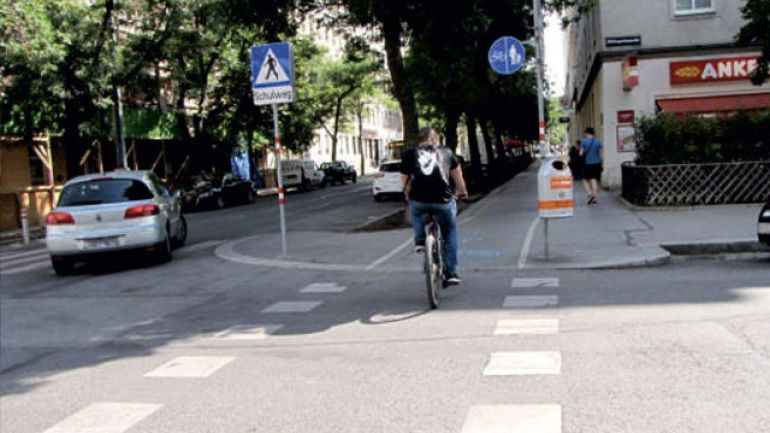 Kreuzungsbereich Traisengasse - Vorgartenstraße