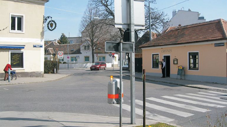 copyright: AUVA Kreuzungsbereich Anton-Bosch-Gasse - Jeneweingasse: platzartiger Kreuzungsbereich mit einem Zebrastreifen