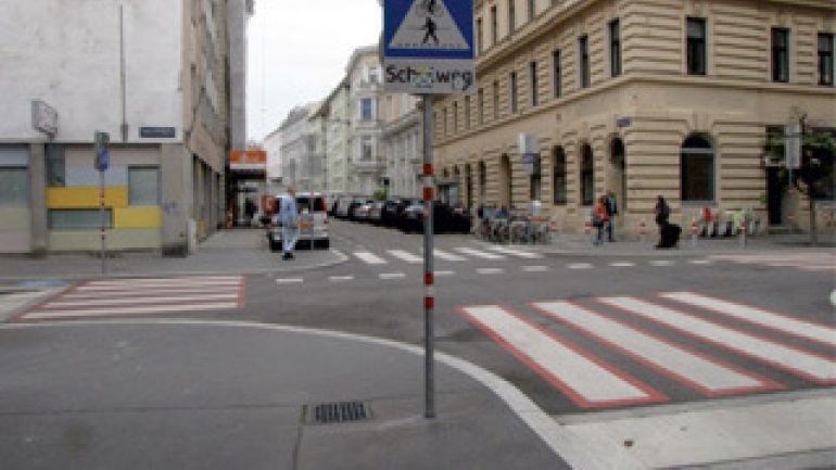 copyright: MA 46/Gabriele Steinbach Kreuzungsbereich Zirkusgasse - Rotensterngasse