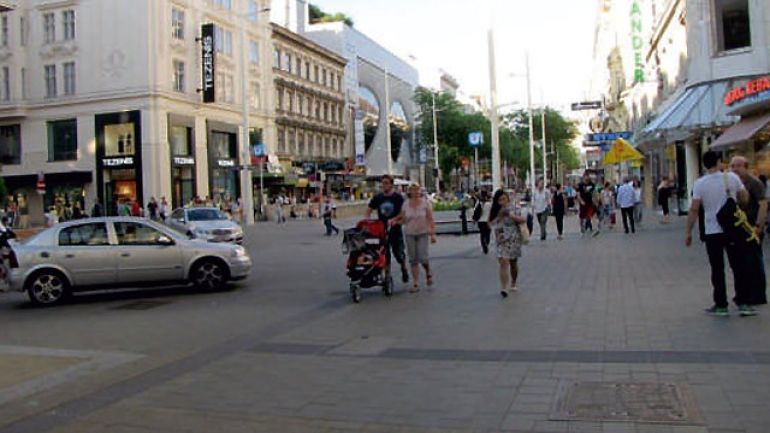 copyright: ©c.fuerthner/PID Kreuzungsbereich Mariahilfer Straße - Schottenfeldgasse - Webgasse