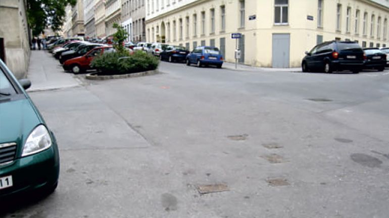 Kreuzungsbereich Eduard-Sueß-Gasse - Jadengasse