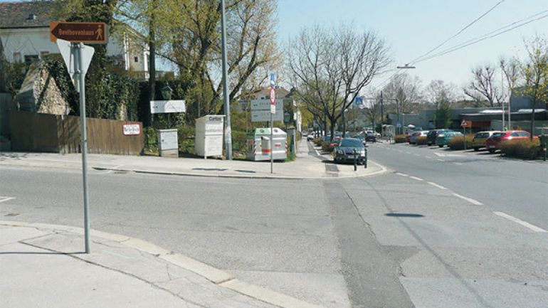 Kreuzungsbereich Grinzinger Straße - Nestelbachgasse: spitzwinklige Kreuzung ohne Zebrastreifen oder Ampel