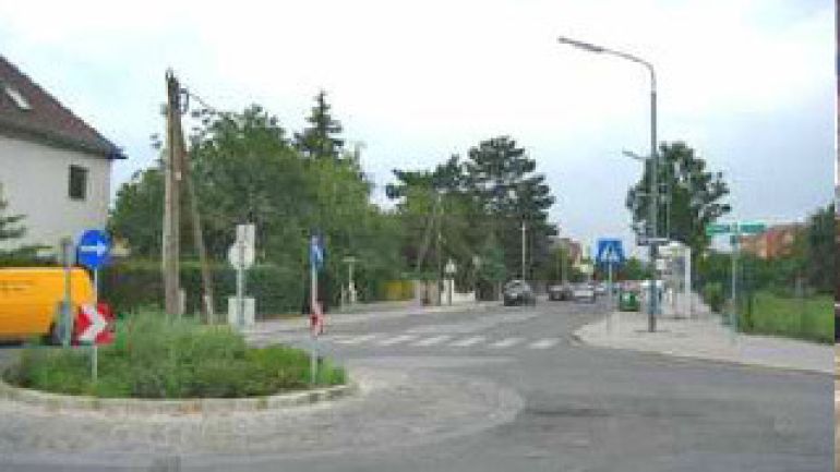 copyright: AUVA Kreuzung Wulzendorfstraße - Kapellenweg