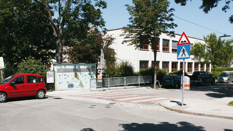 Kreuzungsbereich Fürst-Liechtenstein-Straße - Elisenstraße