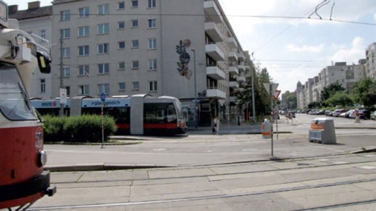 copyright: MA 46/Gabriele Steinbach Kreuzungsbereich Vorgartenstraße - Friedrich-Engels-Platz