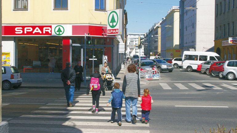 Kreuzungsbereich Alxingergasse - Gudrunstraße