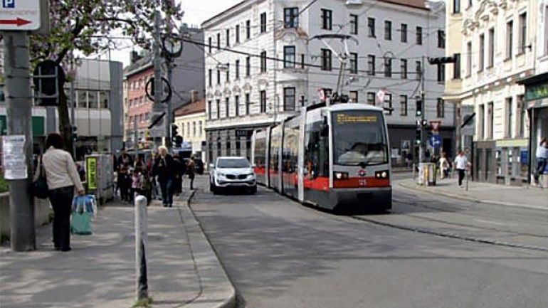 copyright: MA 46/Gabriele Steinbach Kreuzungsbereich Hütteldorfer Straße - Reinlgasse