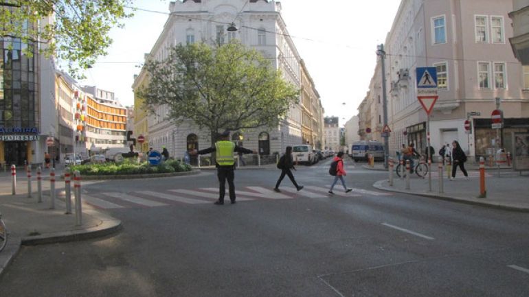 Zebrastreifen Sparkassaplatz
