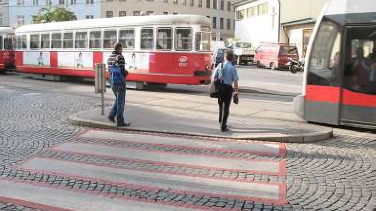 Kreuzungsbereich Quellenstraße - Gellertplatz