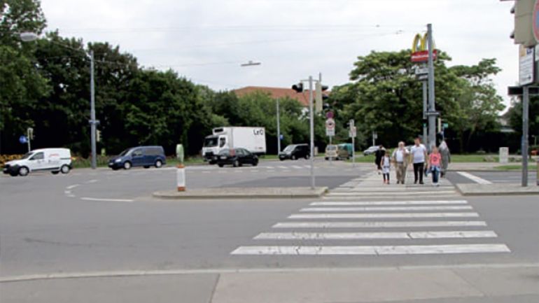 Kreuzungsbereich Kaiser-Ebersdorfer Straße - Etrichstraße