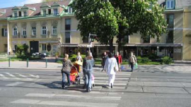Kreuzungsbereich Hietzinger Hauptstraße - Maxingstraße