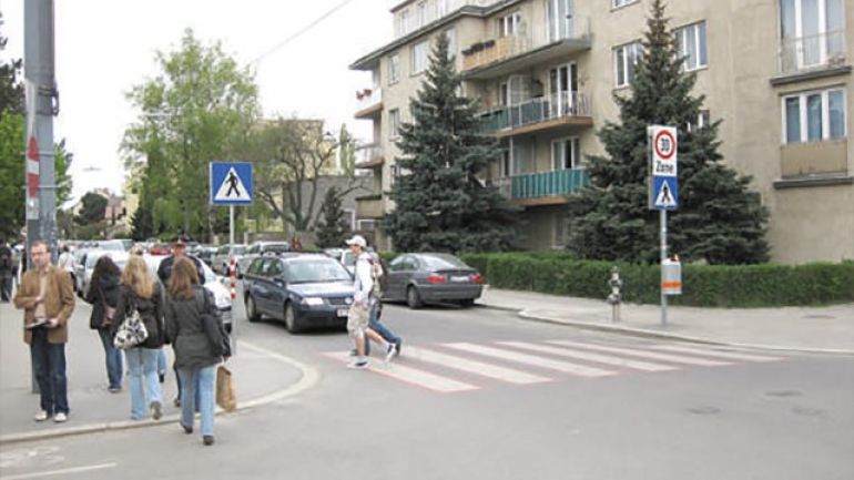 copyright: AUVA Kreuzungsbereich Hetzendorfer Straße - Himmelbaurgasse - Bergheidengasse