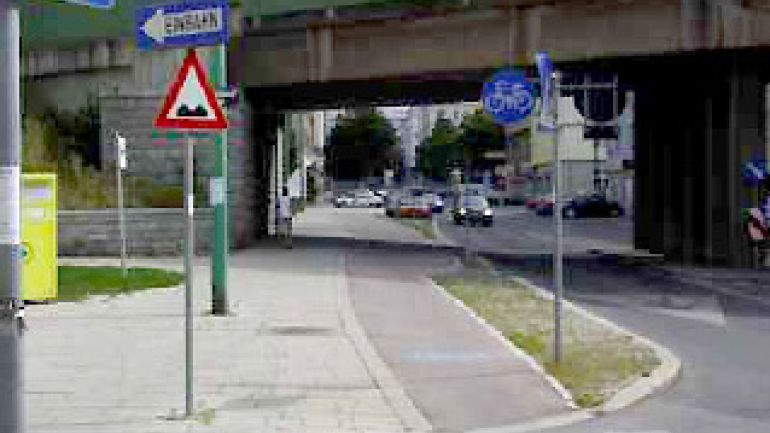 Hellwagstraße - Bereich Unterführung U6