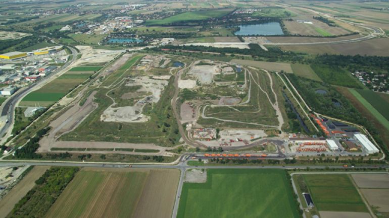 Flugansicht der Deponie Rautenweg