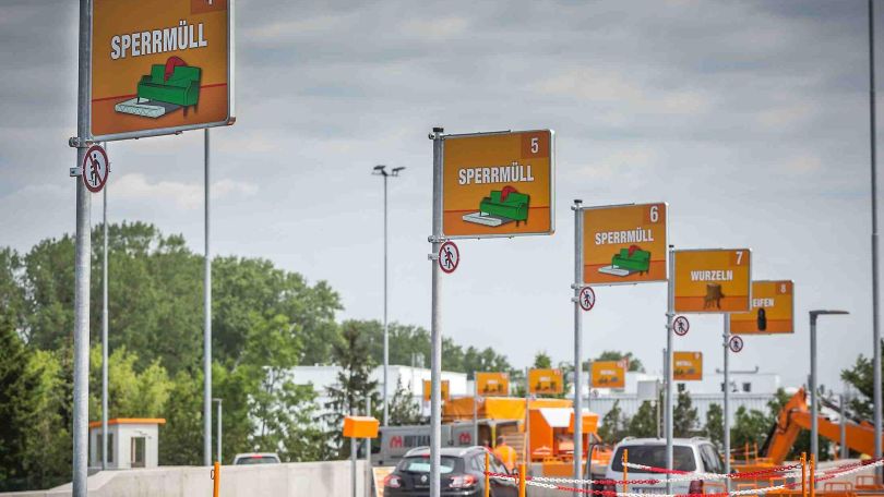 Mulden für die Abgabe von Sperrmüll am Mistplatz