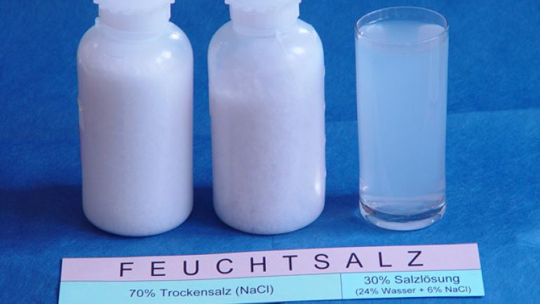 Darstellung der Feuchtsalz-Zusammensetzung aus Natriumclorid und Wasser