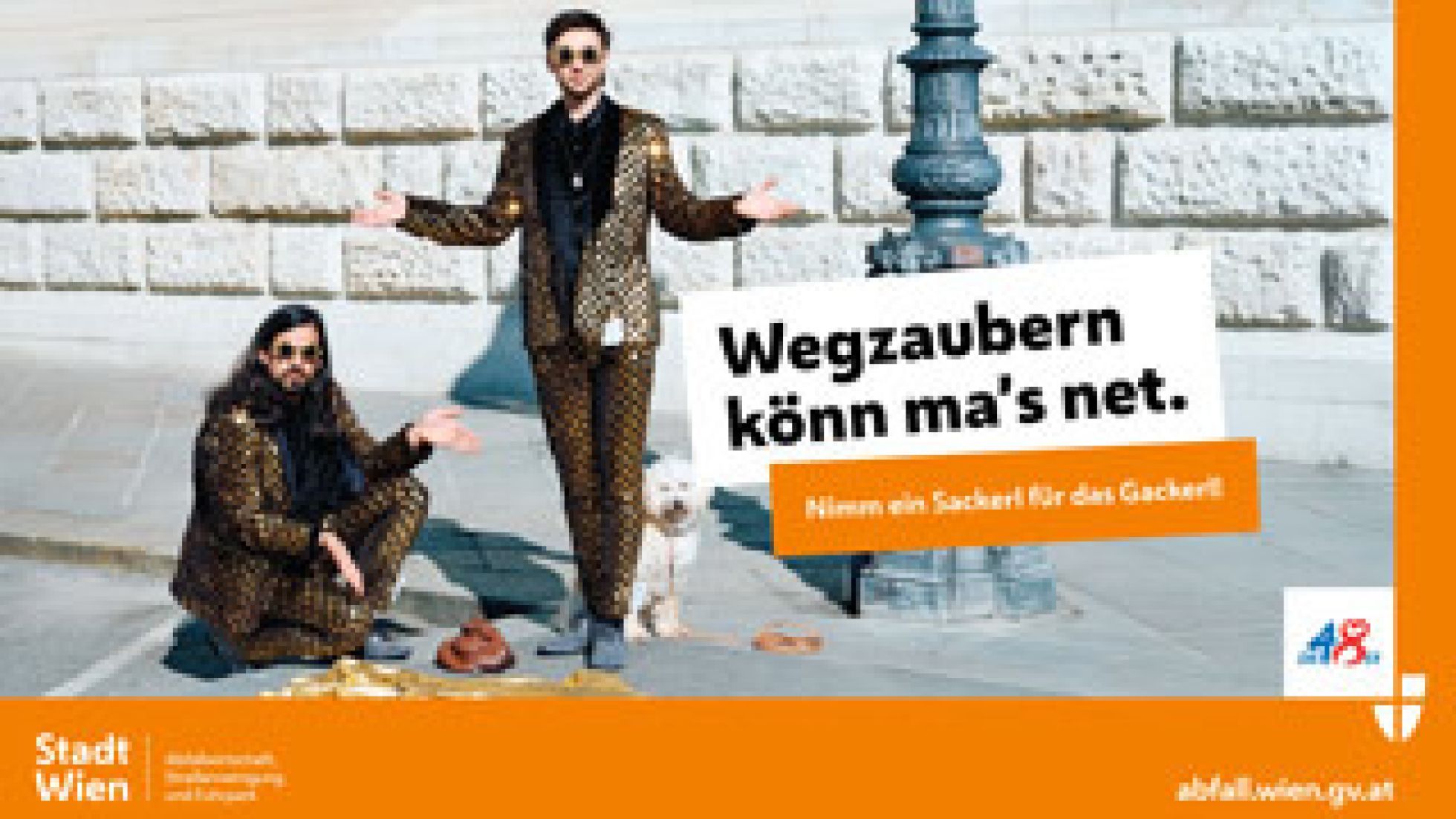 copyright: MA 48 2 Zauberer stehen neben auf der Straße neben einem Hundekot-Haufen