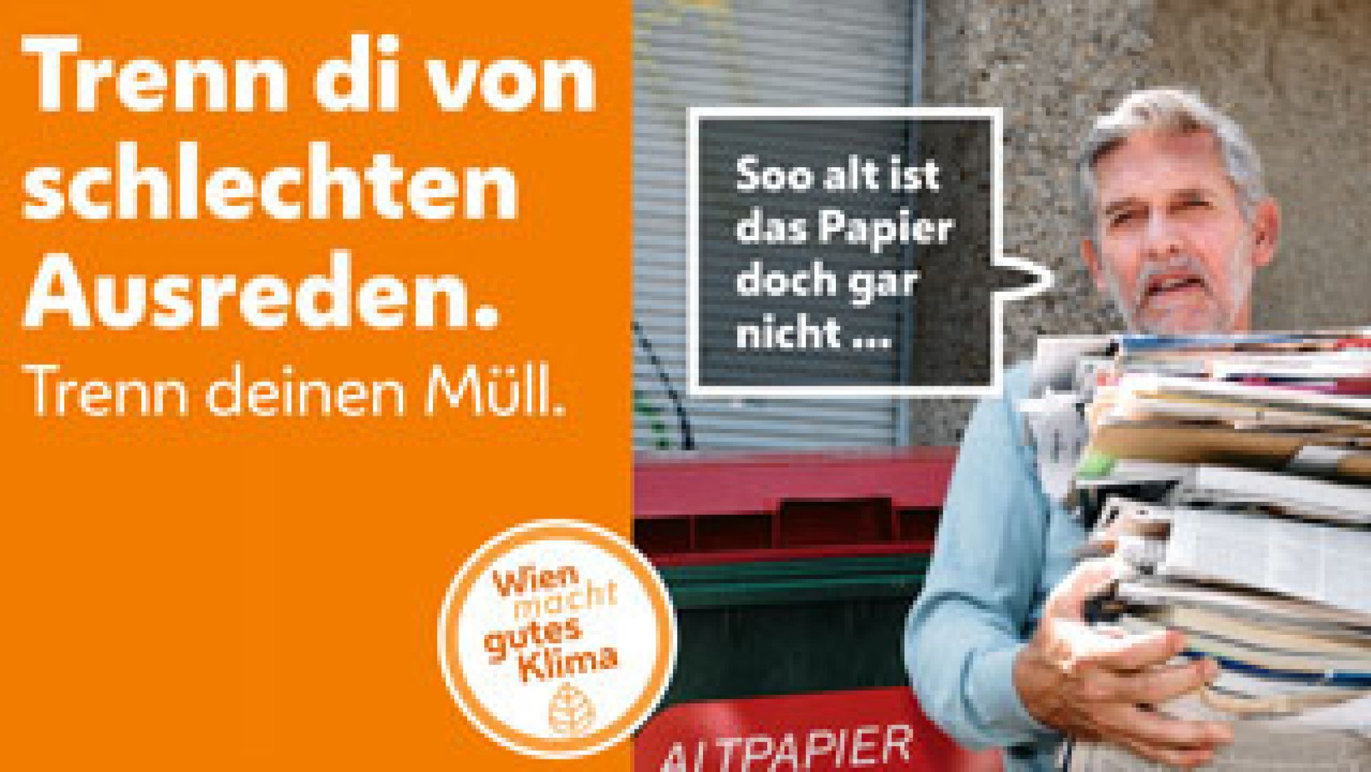 copyright: MA 48 Mann hält einen Stapel Altpapier in den Händen