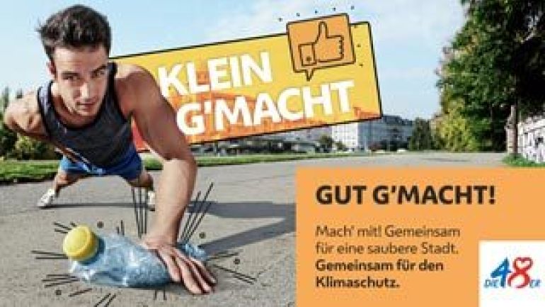 copyright: MA 48/UNIQUE Mann macht einhändige Liegestützen auf einer zerdrückten Plastikflasche