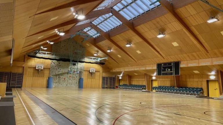 copyright: MA 51 / Plank Innenraum einer Sporthalle