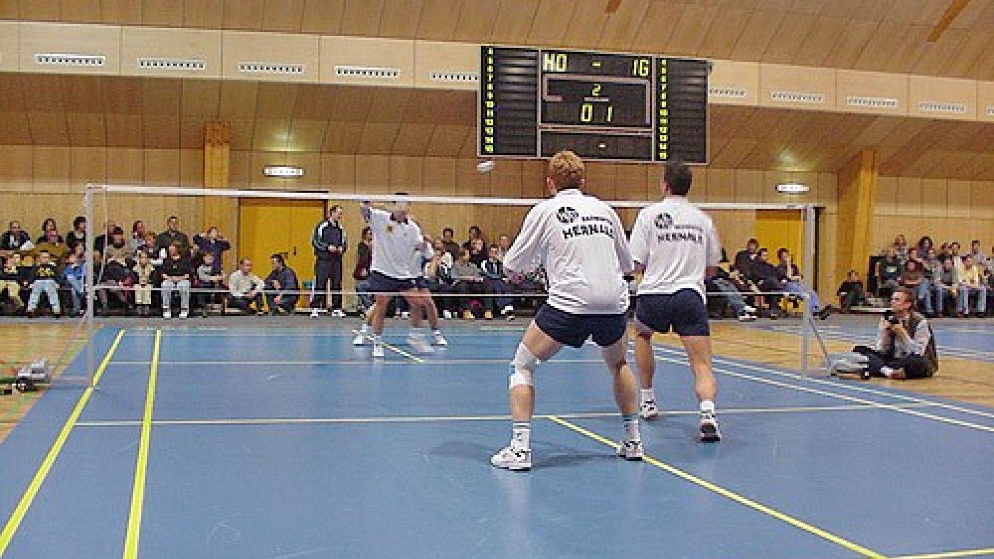copyright: MA 51 - Sport Wien Badmintonspieler in der Sporthalle Mollardgasse
