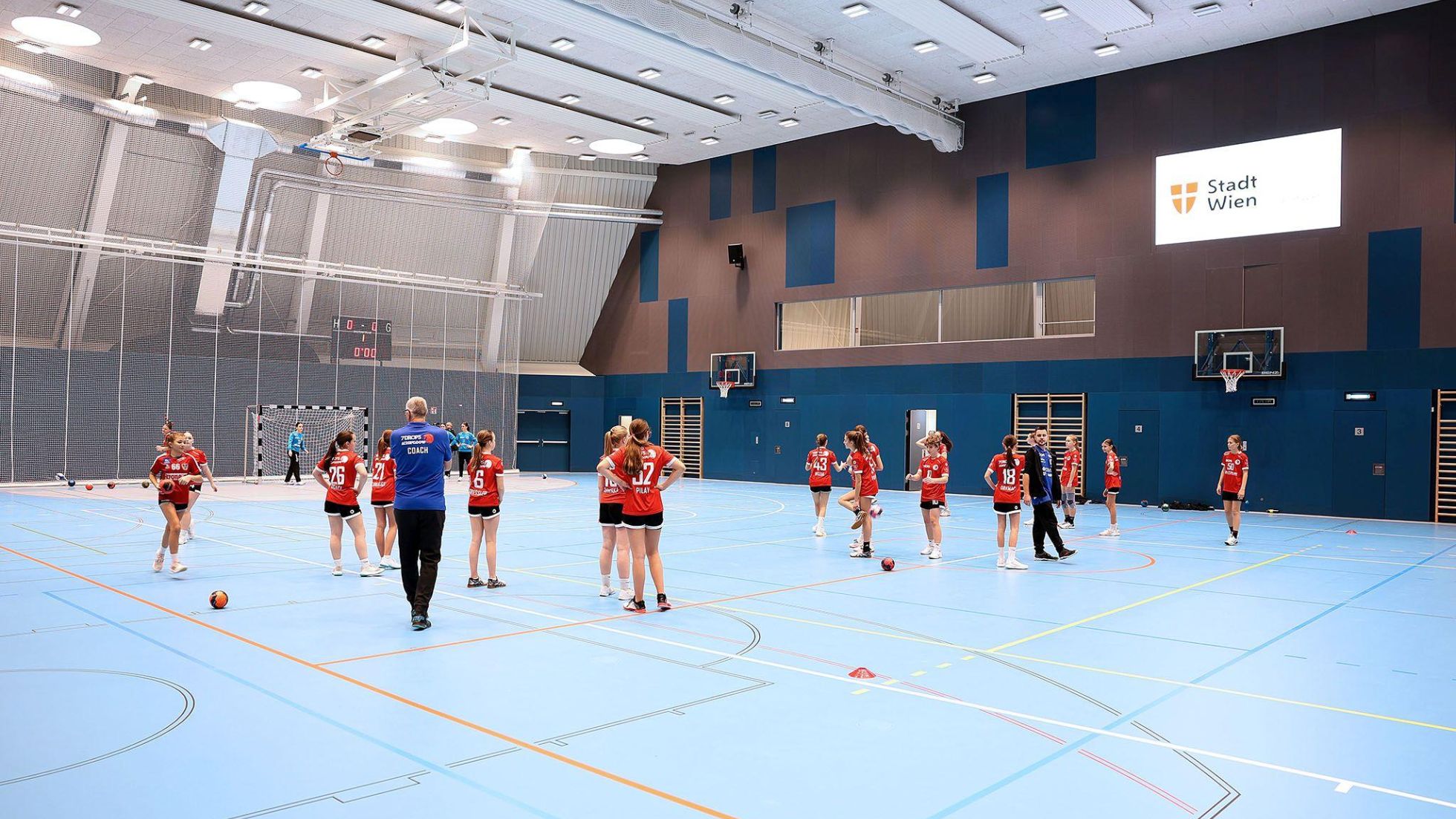 copyright: PID/VOTAVA Eröffnung der Rundhalle Steinergasse, mit StR. Peter Hacker, BV Gerald Bischof und Anatol Richter, Leiter der MA51.