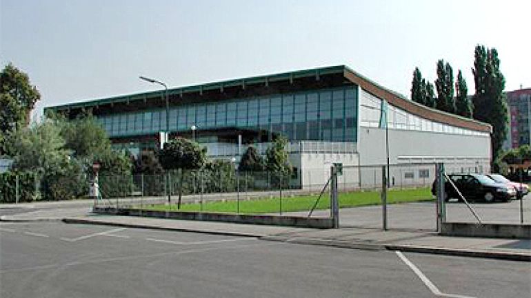 Außenansicht der Sporthalle Brigitenau