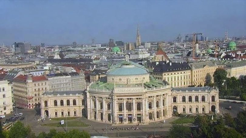 Bildausschnitt der Webcam Rathausturm mit Blick auf das Burgtheater