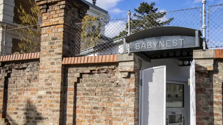 copyright: Gesundheitsverbund/Felicitas Matern Eingang des Babynests in der Klinik Ottakring