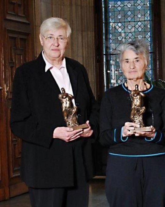 copyright: PID - Kromus Ruth Klüger (rechts) mit der zweiten Preisträgerin