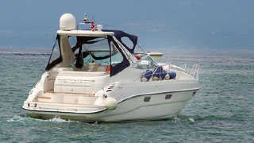 copyright: BilderBox.com Motorboot