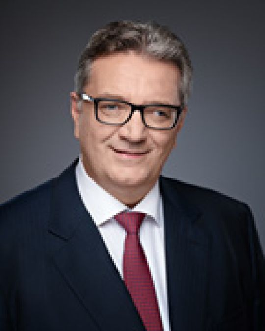 Portrait Peter Hacker