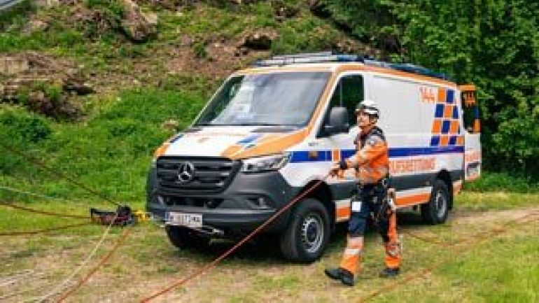 Fahrzeug der Spezialeinheiten für Höhen und Tiefen