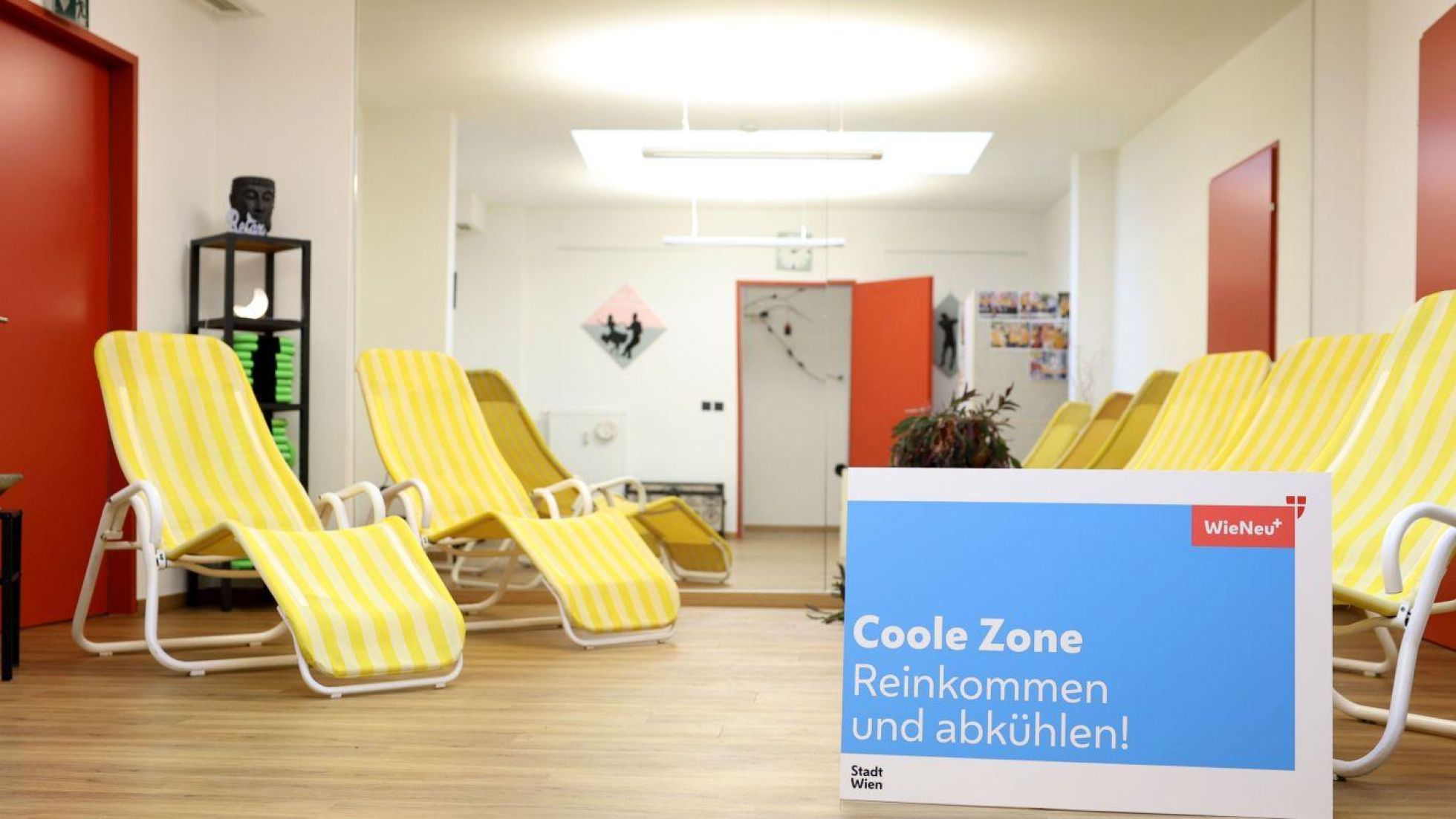 Coole Zone mit Liegestühlen