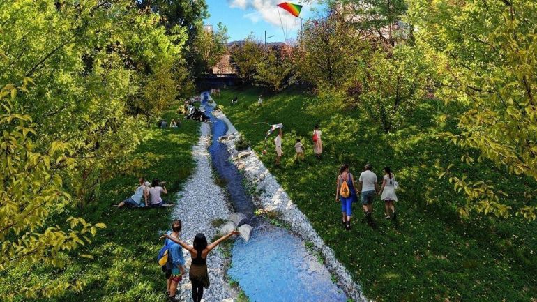 copyright: Stadt Wien - Wiener Gewässer Bach mit naturnahem Ufer-Bereich