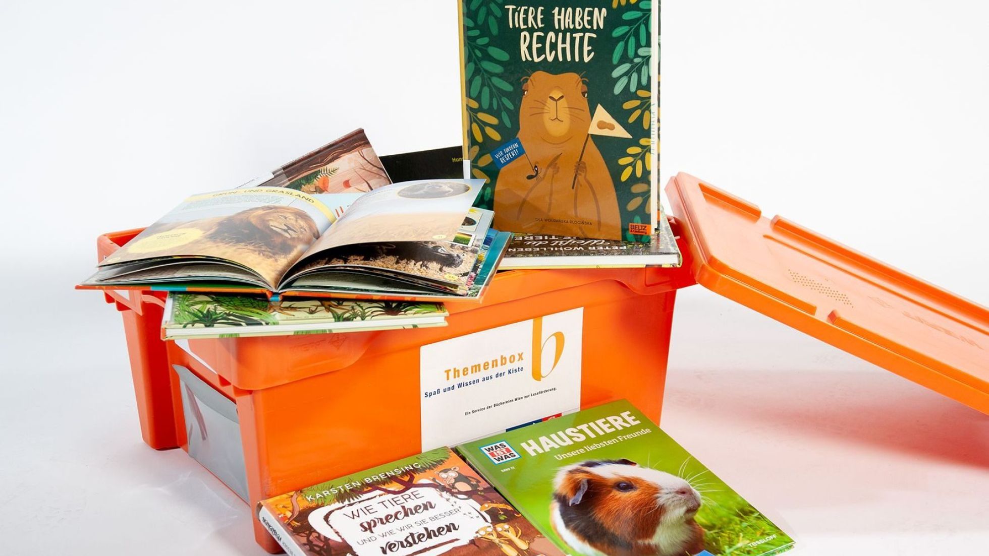 Themenbox mit Büchern zum Thema Tierschutz