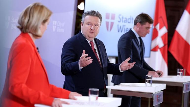Bürgermeister Michael Ludwig bei einer Pressekonferenz