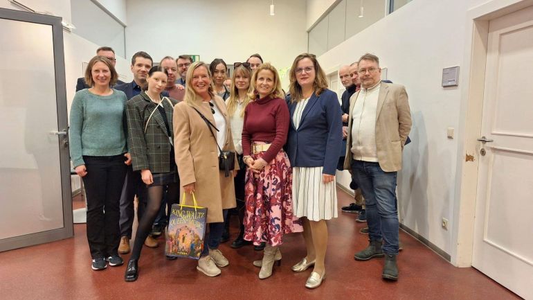 Gruppenfoto der Delegation aus Helsinki